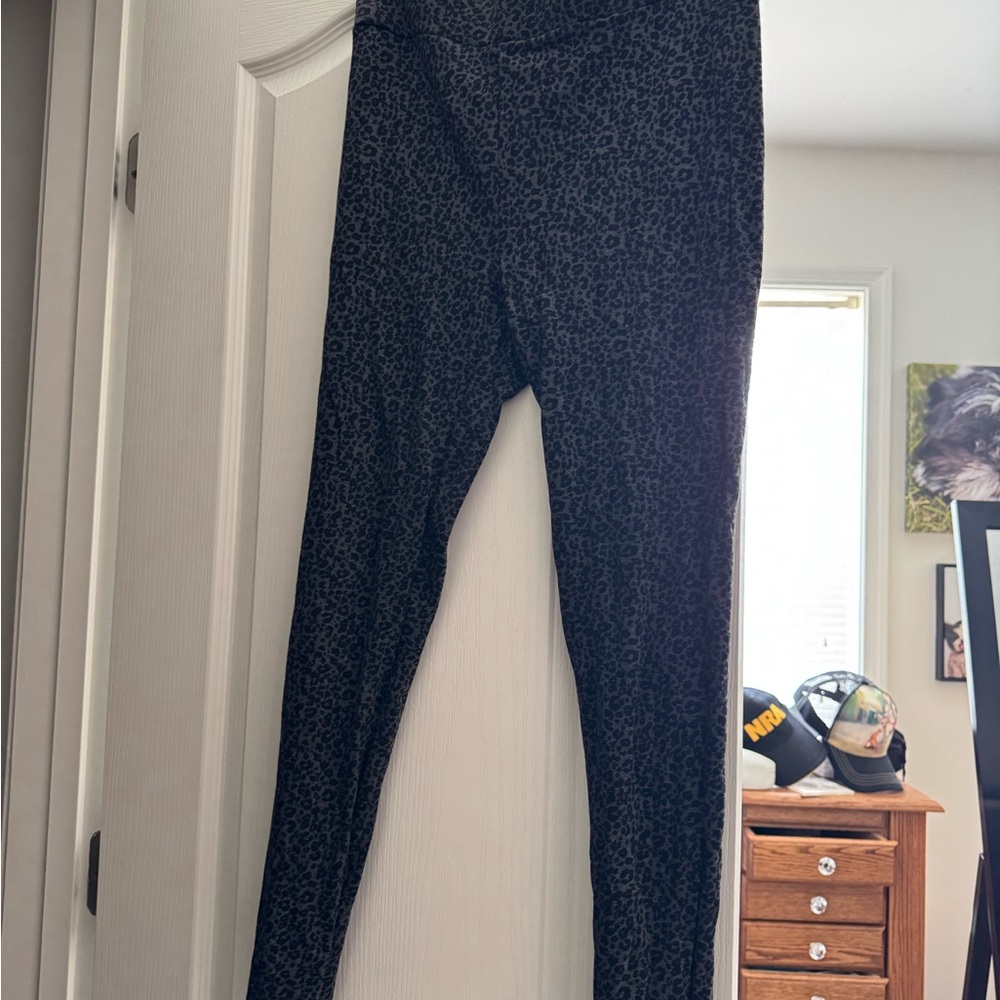 LOFT Charcoal Patterned Leggings